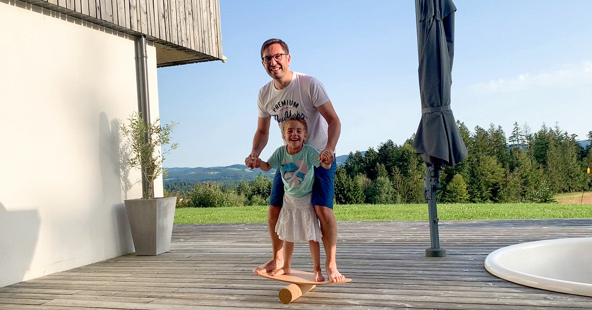 Hippiez Balance board naturel met beschermmat zwart Hippiez Balance board naturel met beschermmat zwart